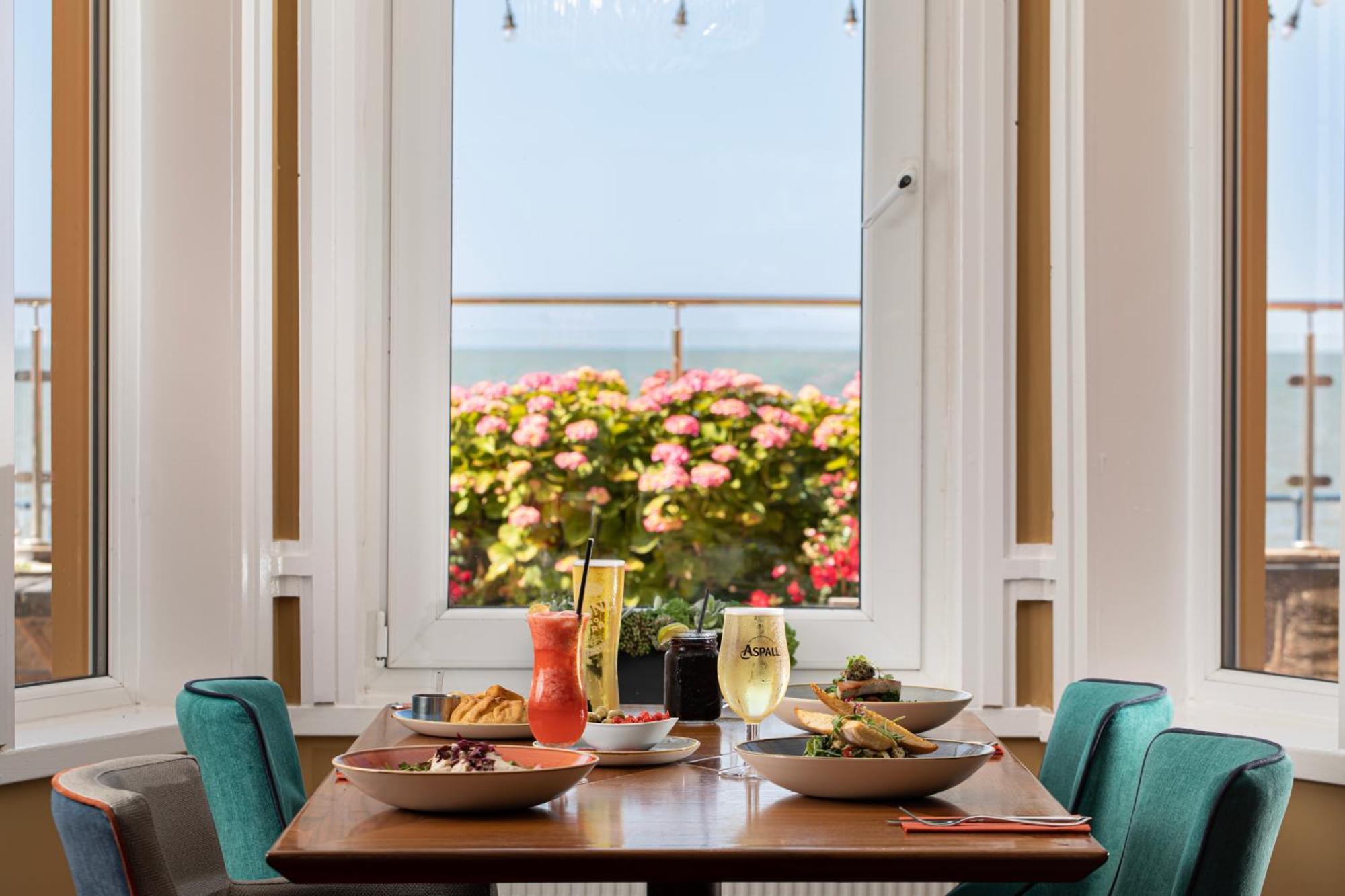 The Beaches Hotel And Spa Престатин Экстерьер фото