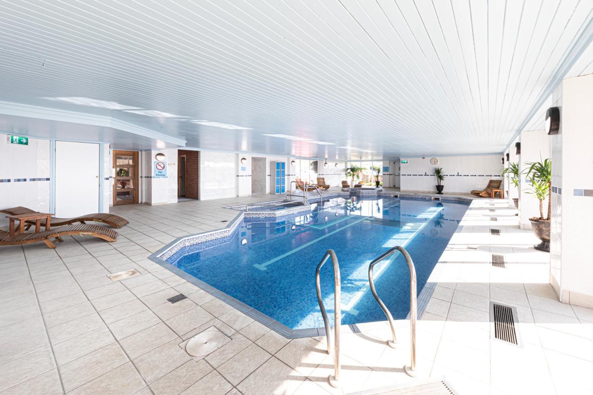 The Beaches Hotel And Spa Престатин Экстерьер фото
